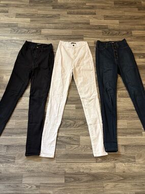 Bundle of fashion nova jeans